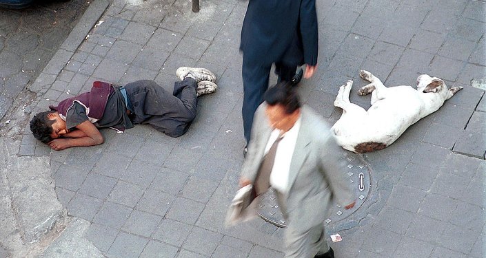 pobre y rico contraste