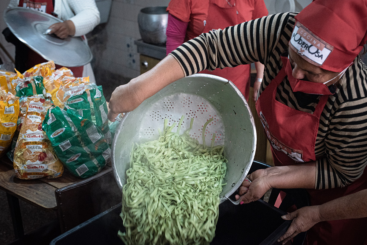 Comedor La Poderosa 2 Foto Gabriela Carvalho Comedores