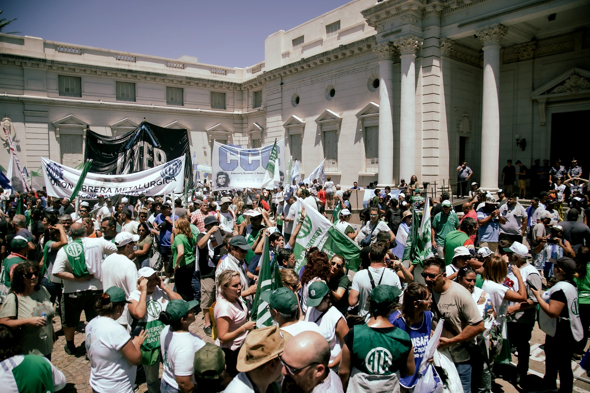la patria no se vende - marcha - milei cgt cta marcha