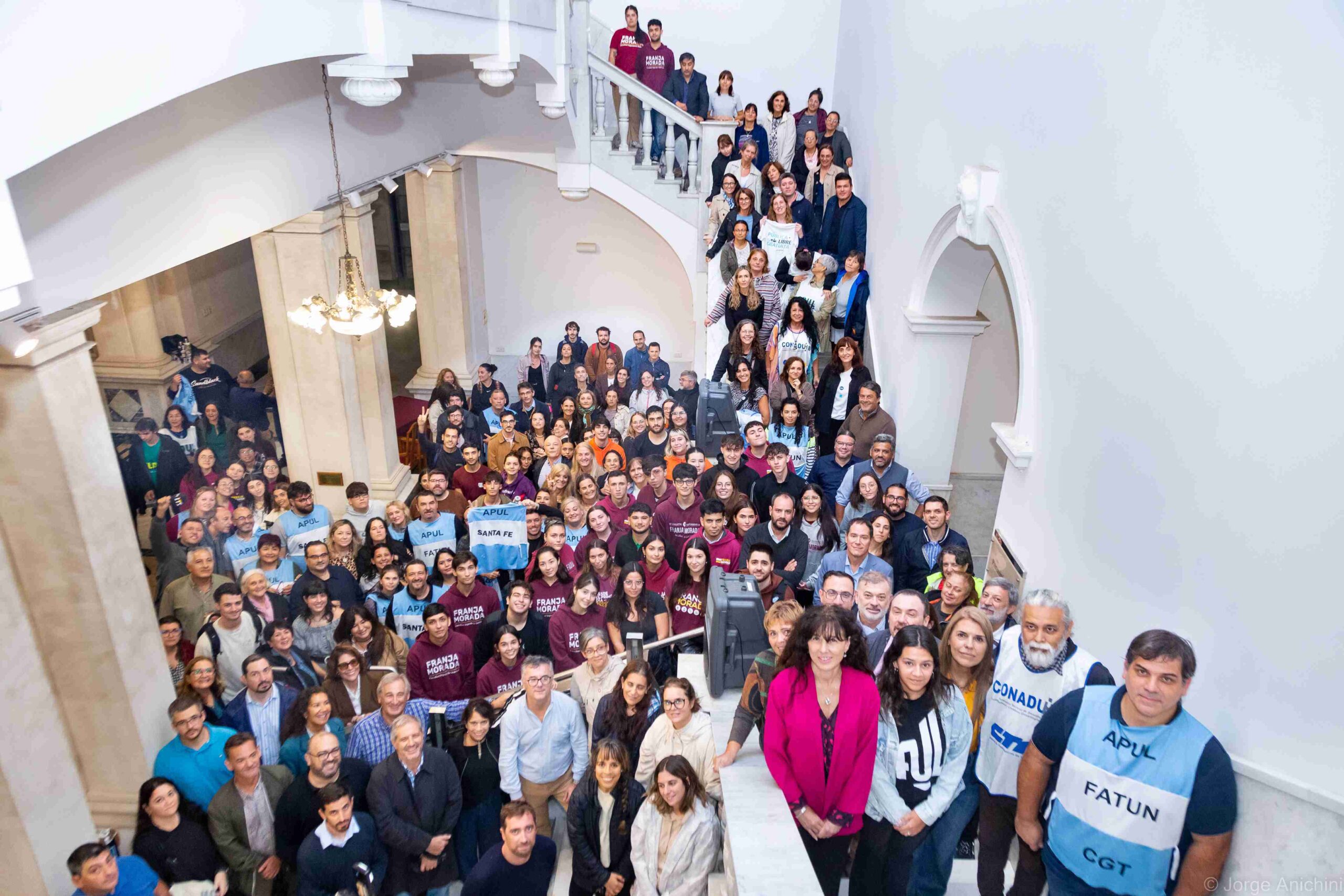 Abrazo a la Universidad universidad pública unl