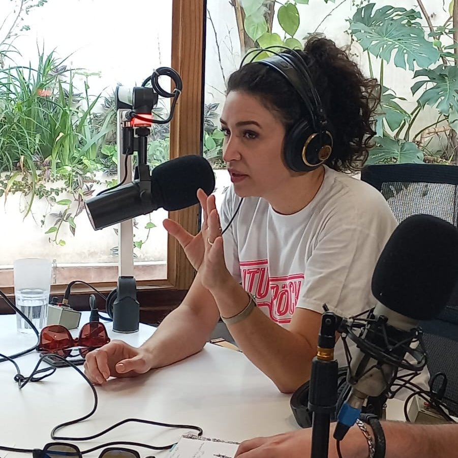 Julia Mengolini Julia Mengolini